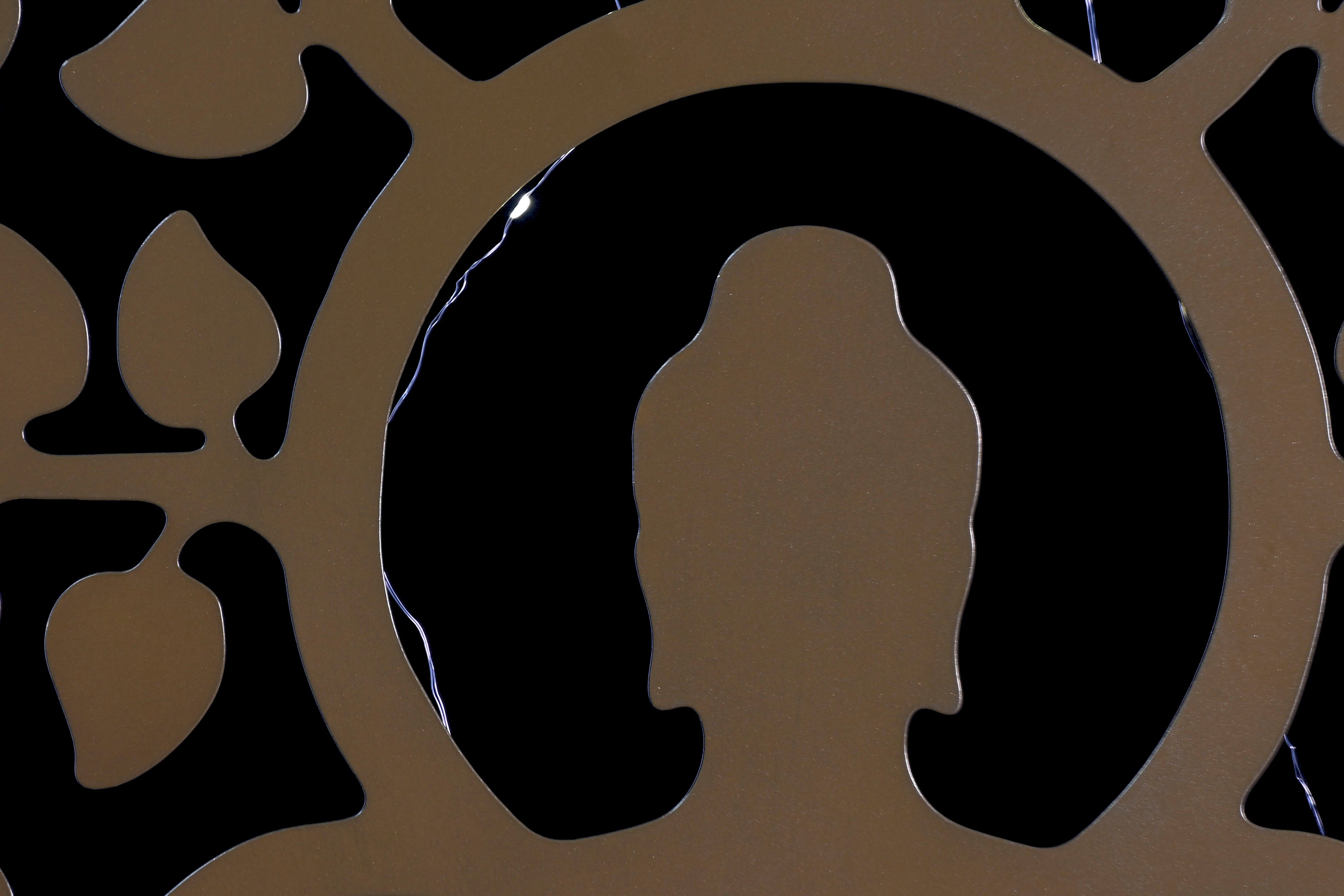 PACK DE 2 DECORACION PARED LED METAL 99X2X99 BUDA 2 SURT.