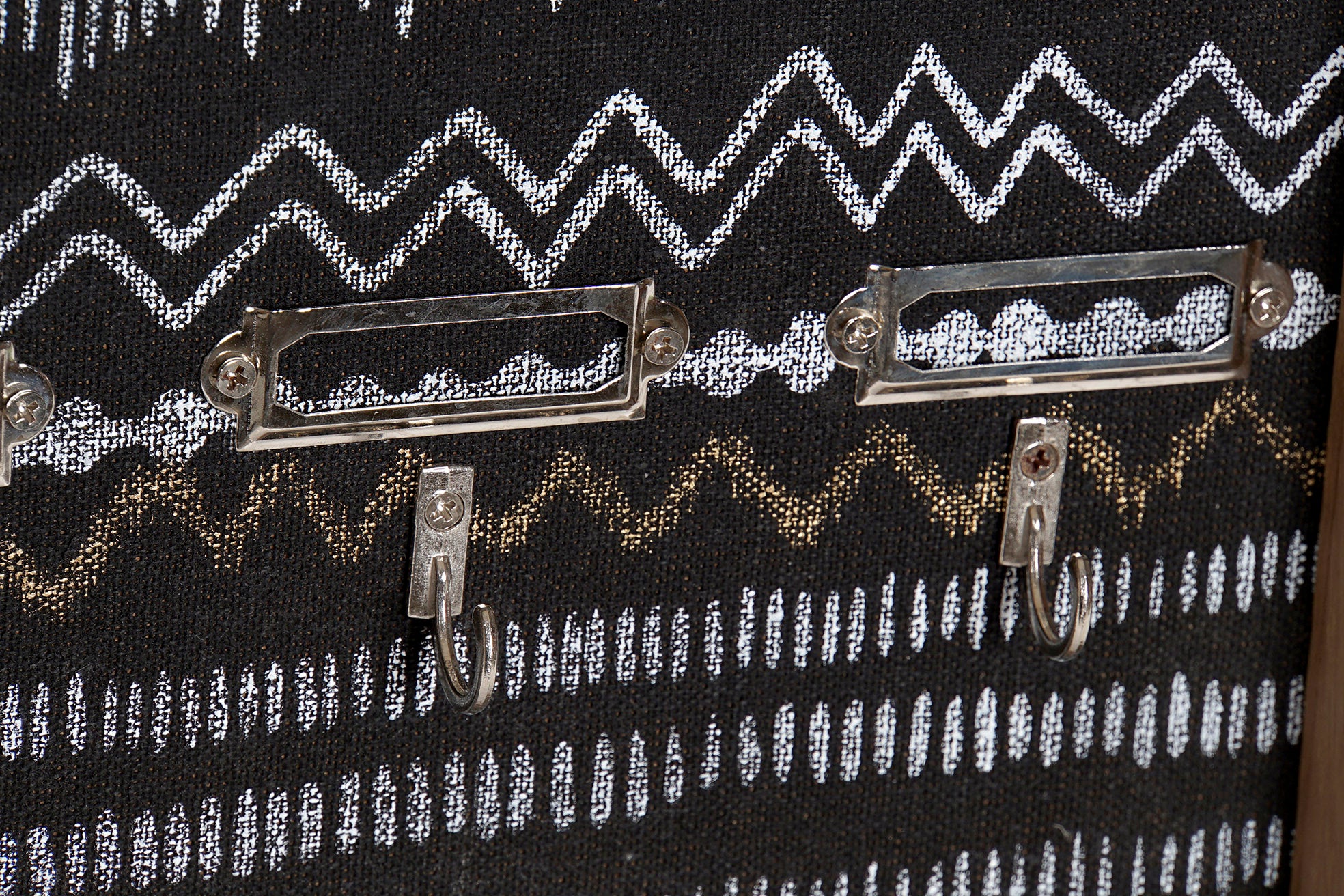 GUARDALLAVES MDF METAL 24X4X38 CENEFA - Imagen 3