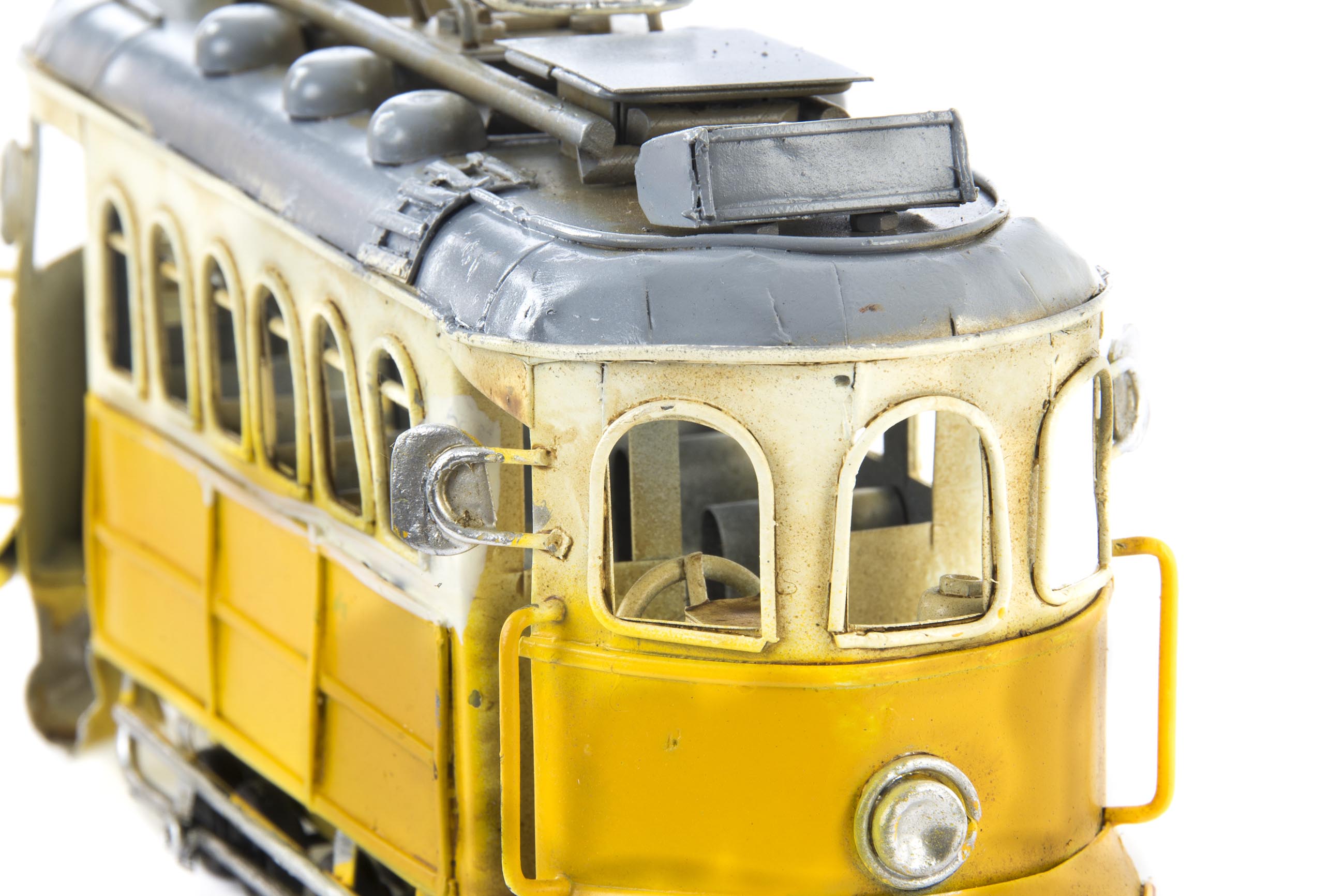 VEHICULO DECORACION METAL 20X7X12 TRANVIA AMARILLO - Imagen 3